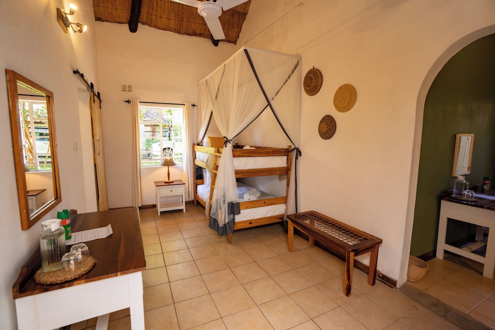 Family Room, 2 Bedrooms