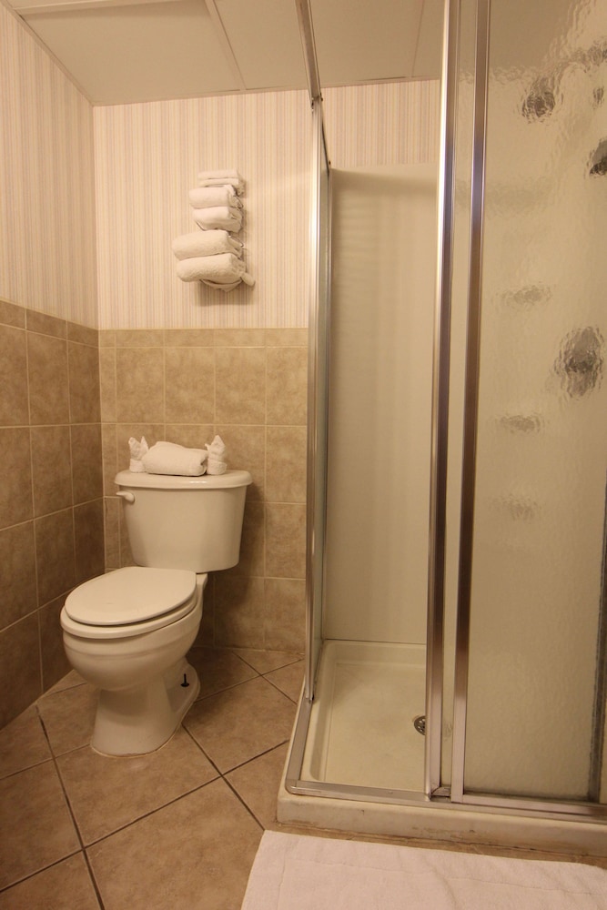 Standard Room, 2 Double Beds - Photo 7