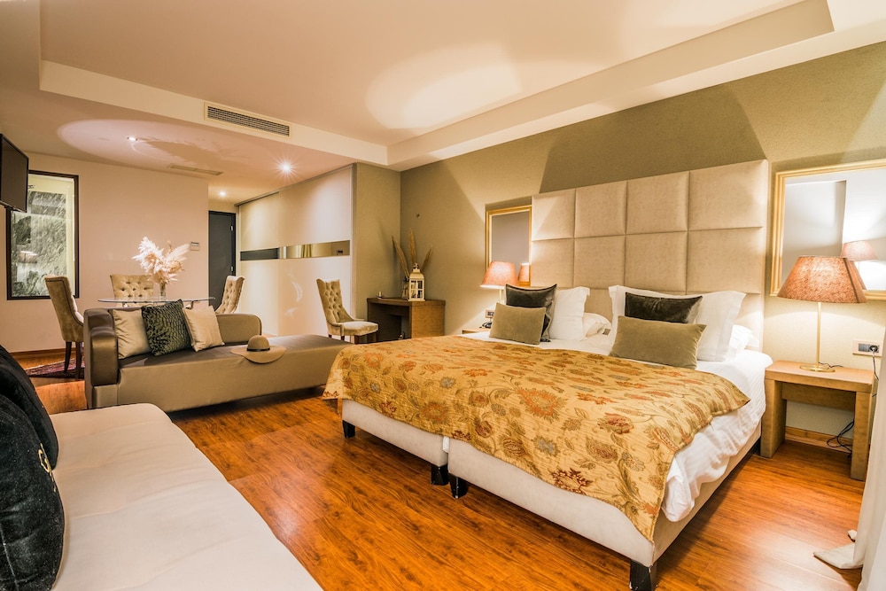 Junior Studio Suite