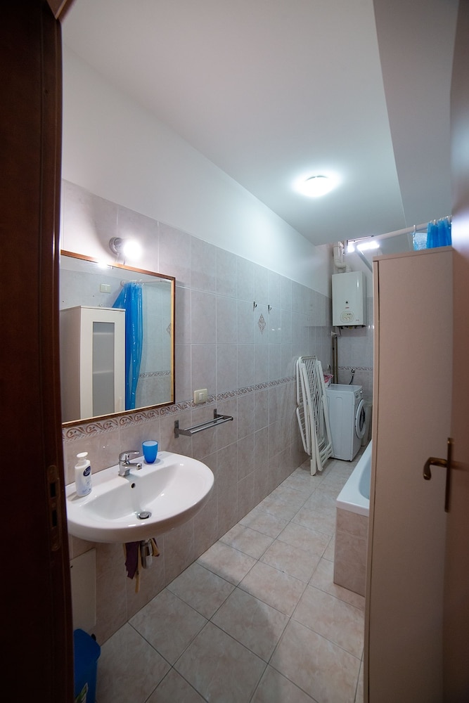 Comfort House, 2 Bedrooms, Accessible, Kitchen photo 2