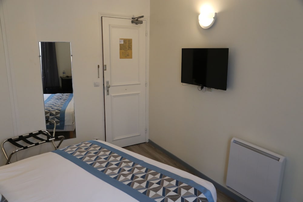 Double Room - Photo 18