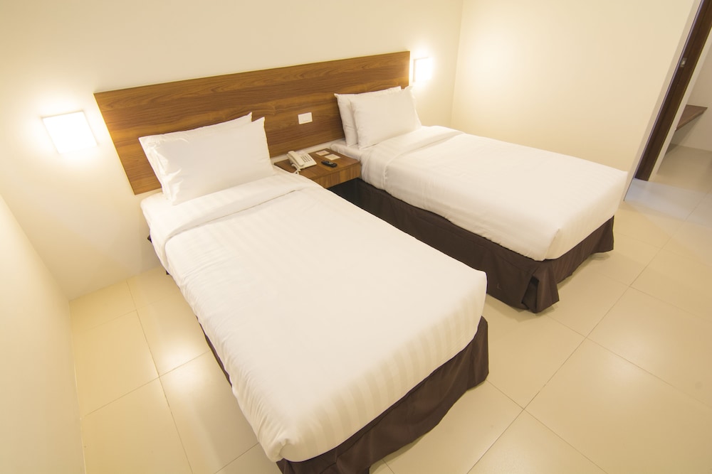 Standard Twin Room - Photo 4