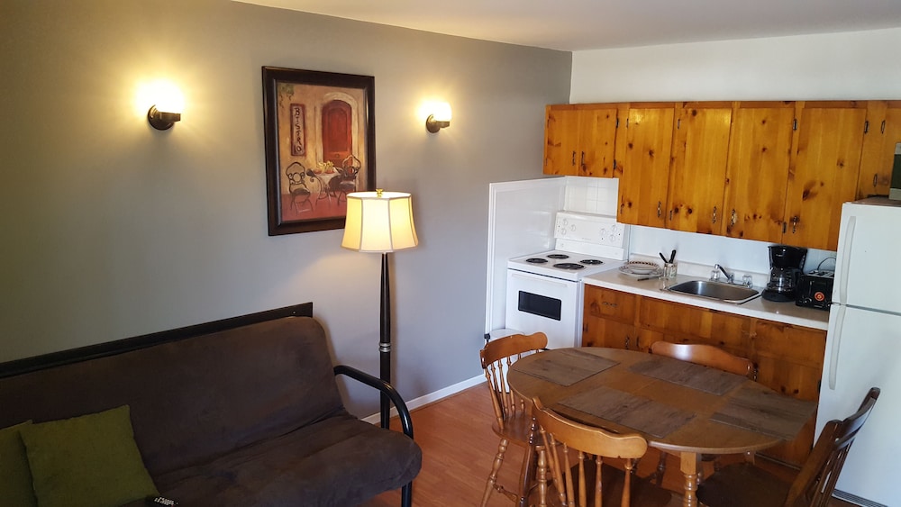 Family Room, 2 Bedrooms, Kitchenette photo 3