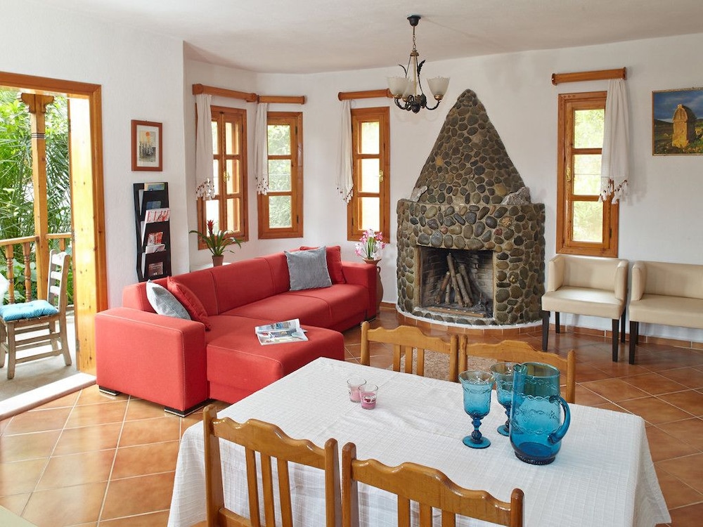 Luxury Villa, 3 Bedrooms photo 3