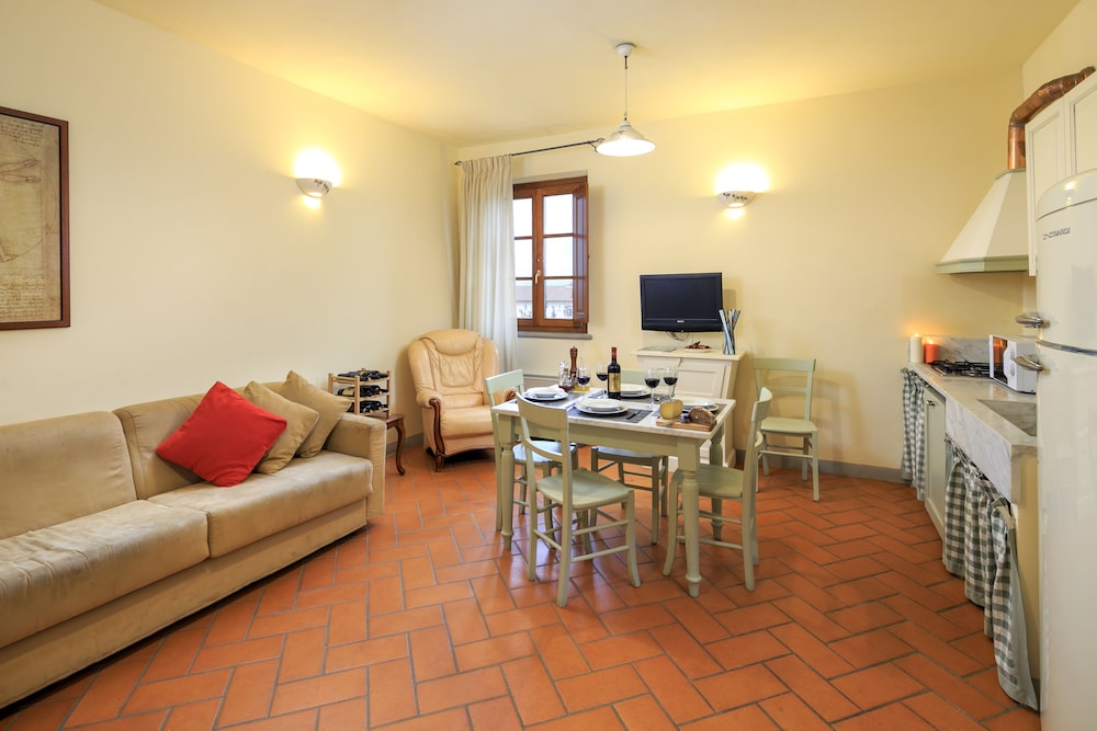 Family Apartment, 2 Bedrooms (LARGE) - Photo 6