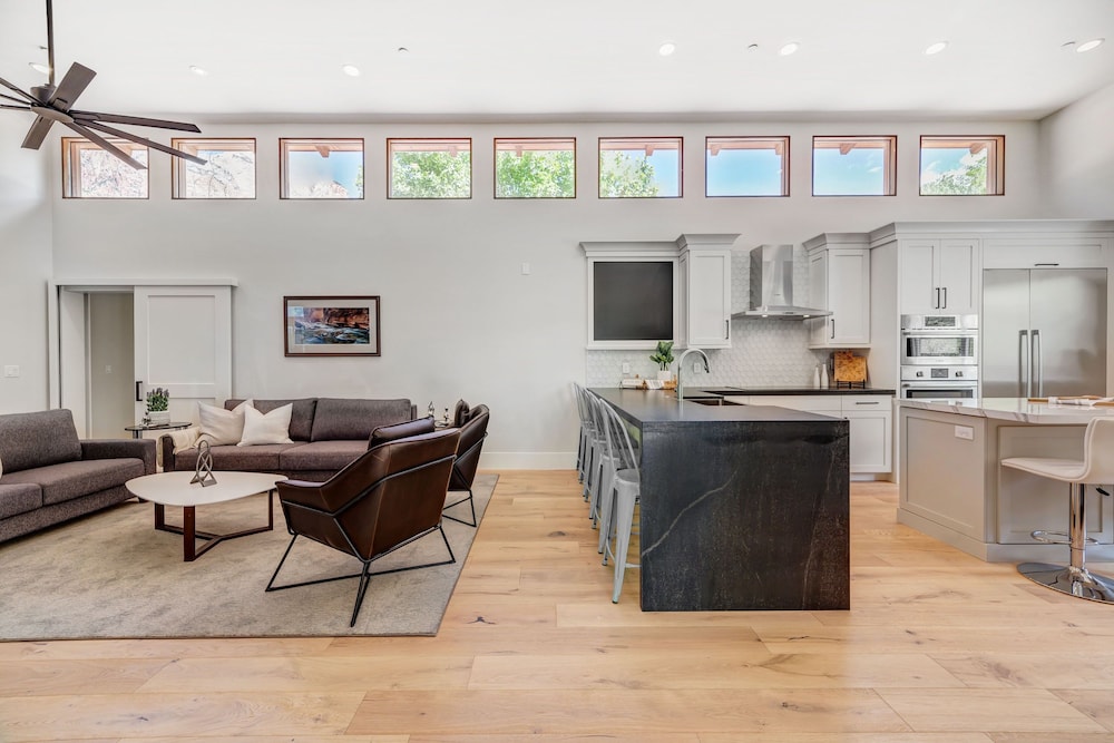 LaFave South: The Gallery House