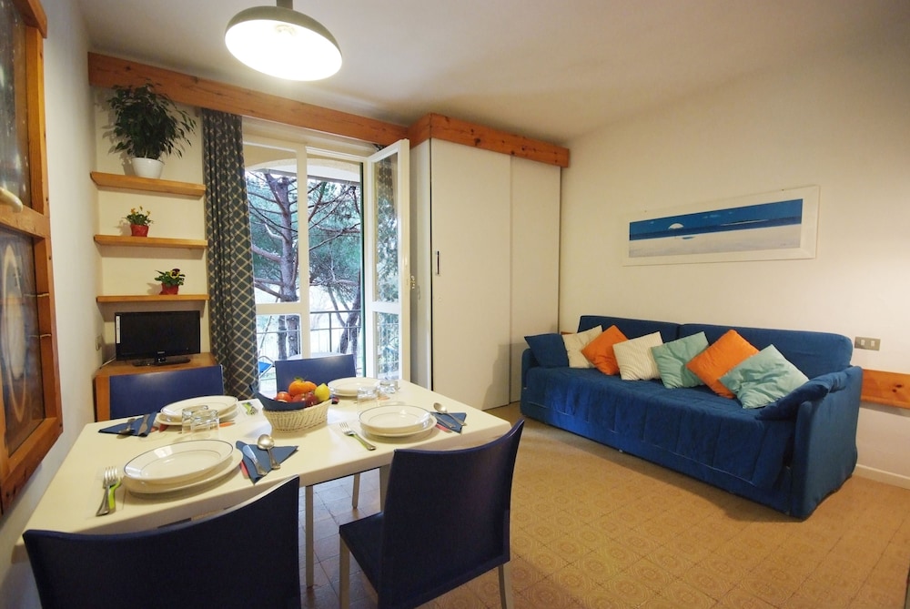 Basic Apartment, 1 Double Bed with Sofa bed photo 1