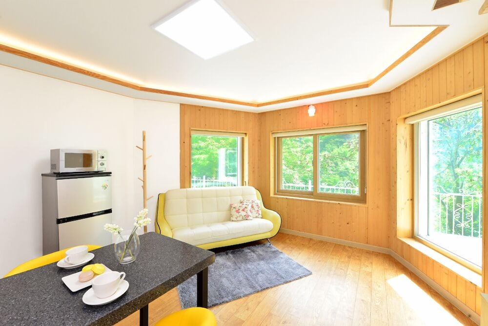 Room (Shiny) photo 3