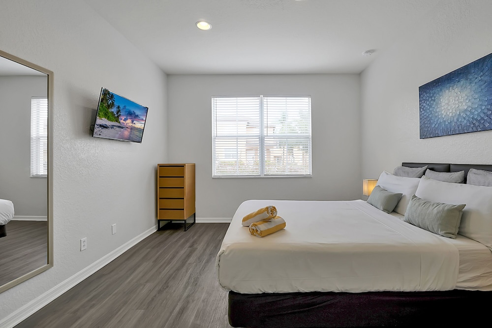 Standard Townhome, 4 Bedrooms, Hot Tub - Photo 7