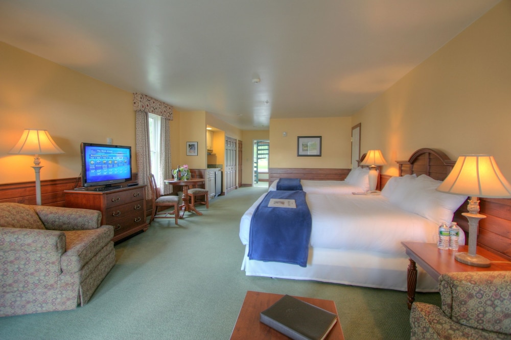 Standard Cottage, 2 Double Beds, Terrace, Garden View (Woodland Cottage Room - Two Queen Bed)