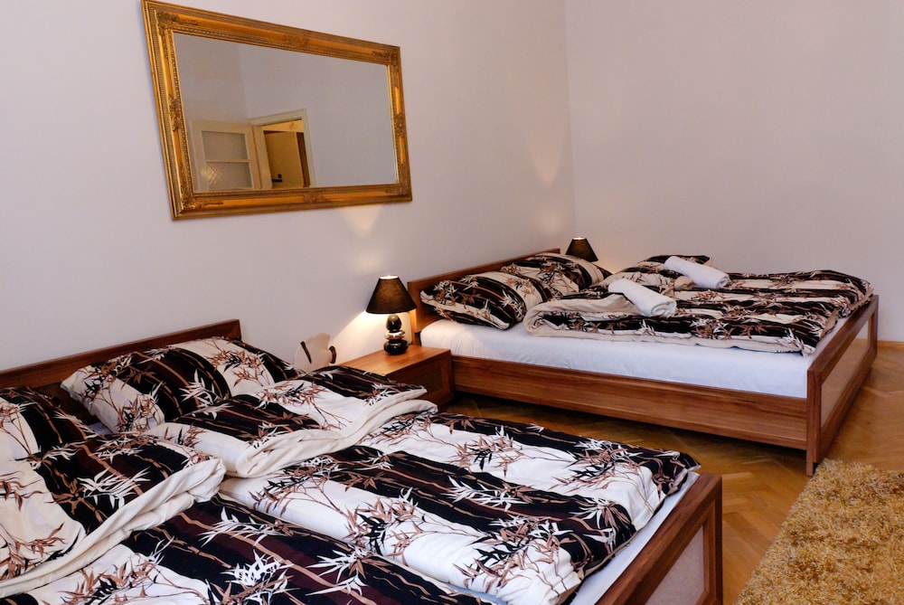 Apartment Selected at Check-In - different locations (6 adults) - Photo 11
