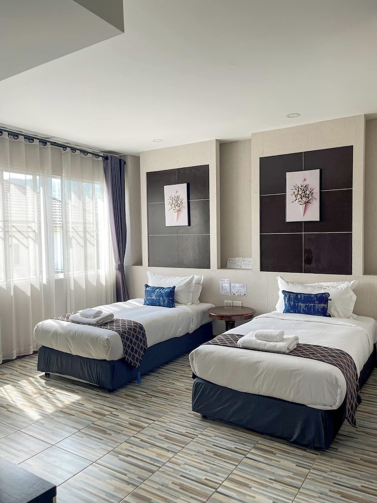 Deluxe Twin Room - Photo 1