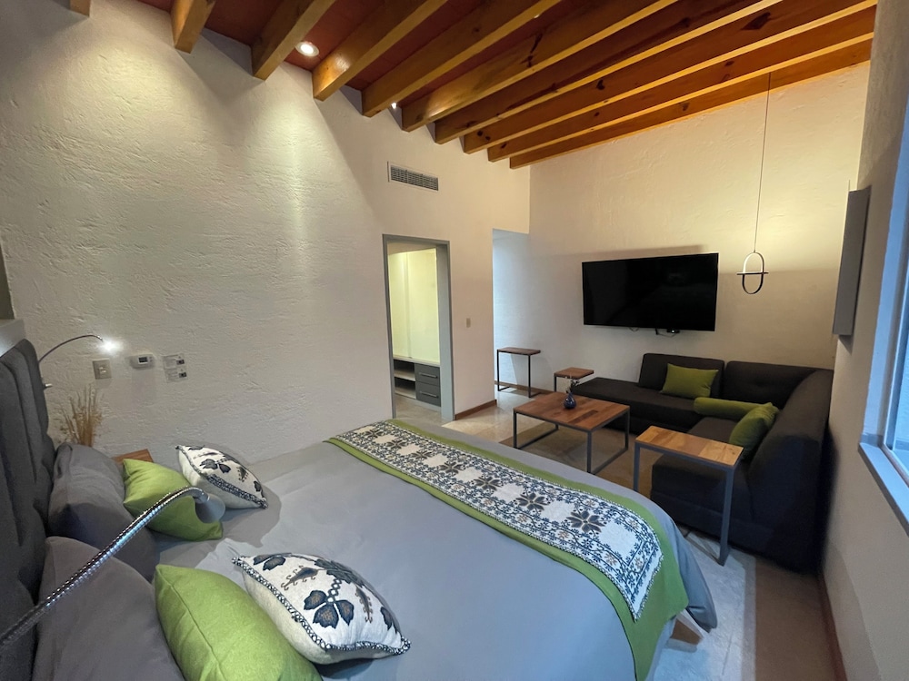 Luxury Room, Courtyard View