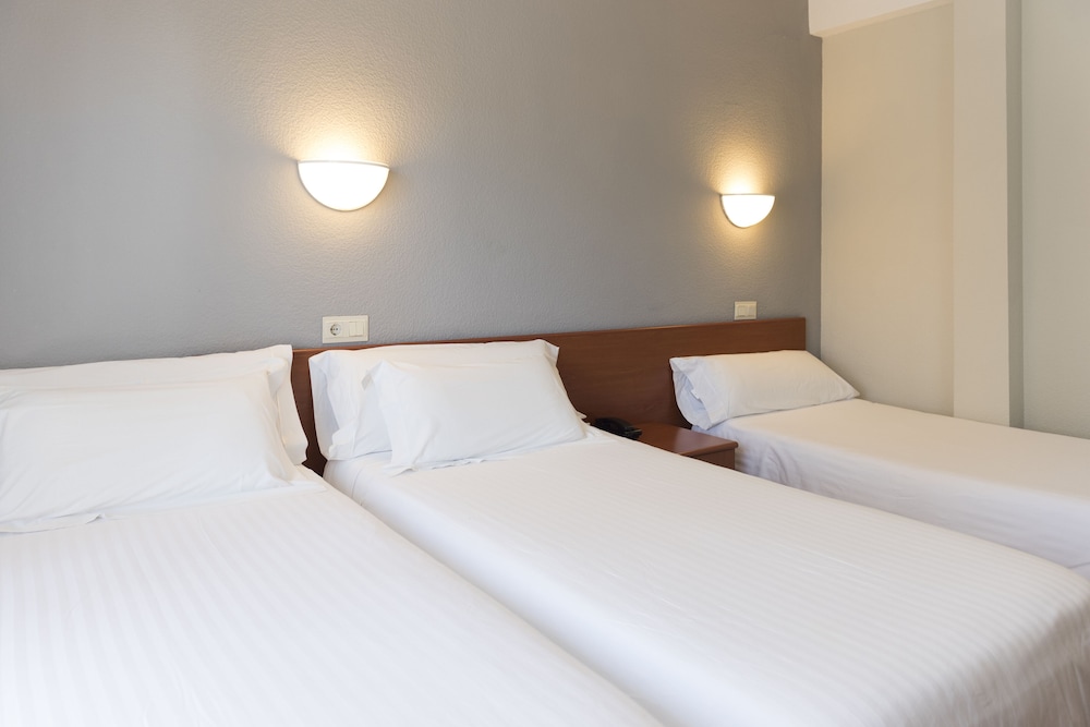 Double Room (Doble + Cama supletoria) photo 2