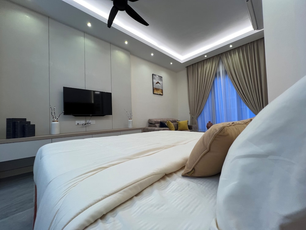 Superior Studio, 1 King Bed, Bathtub