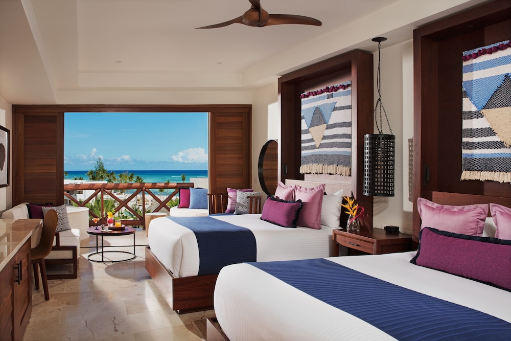 Junior Suite Ocean View Double Beds