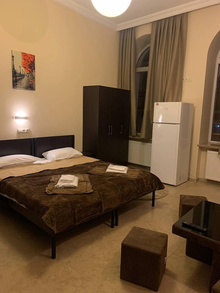 Comfort Room, 1 Bedroom, Refrigerator, City View