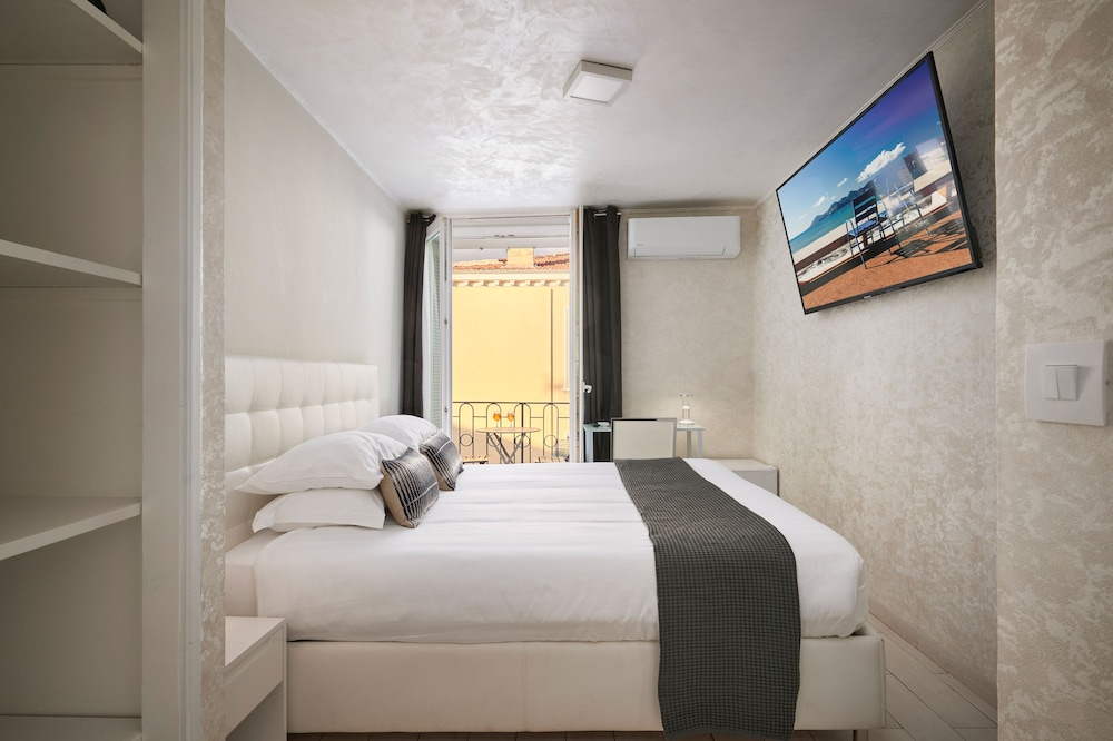 Superior Double Room, Balcony - Photo 2