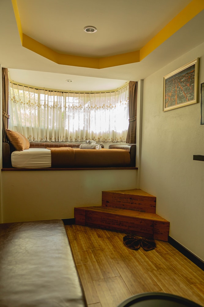 Classic Home - Photo 1