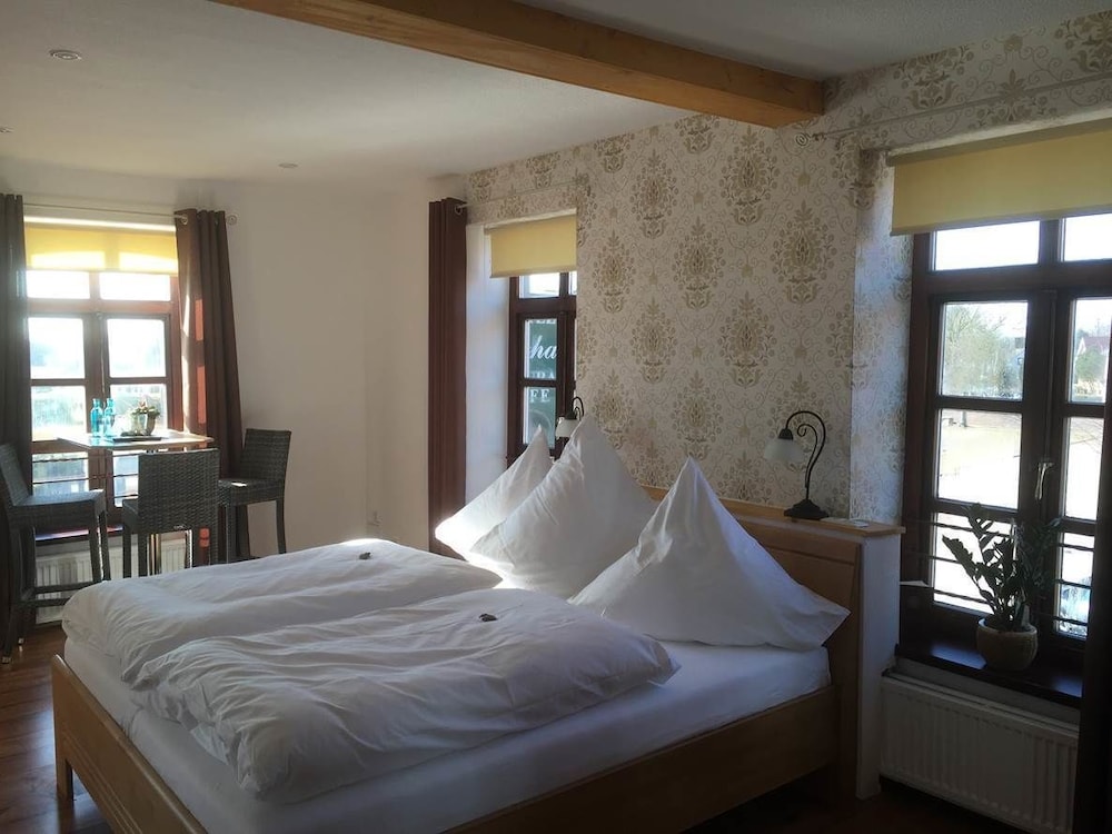 Superior Double Room Single Use, Harbor View photo 2