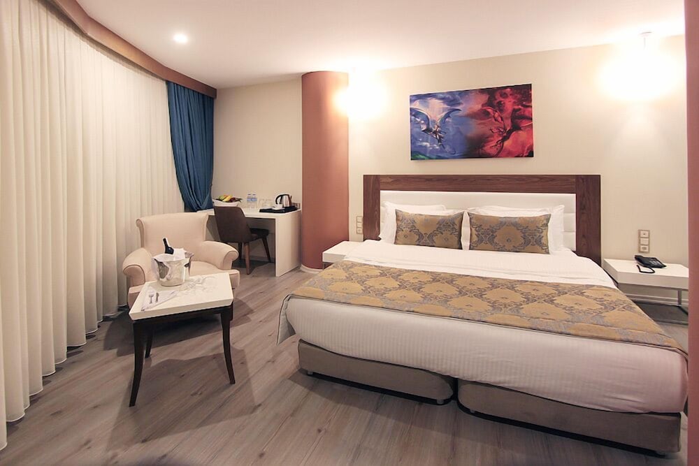 Comfort Studio Suite, City View