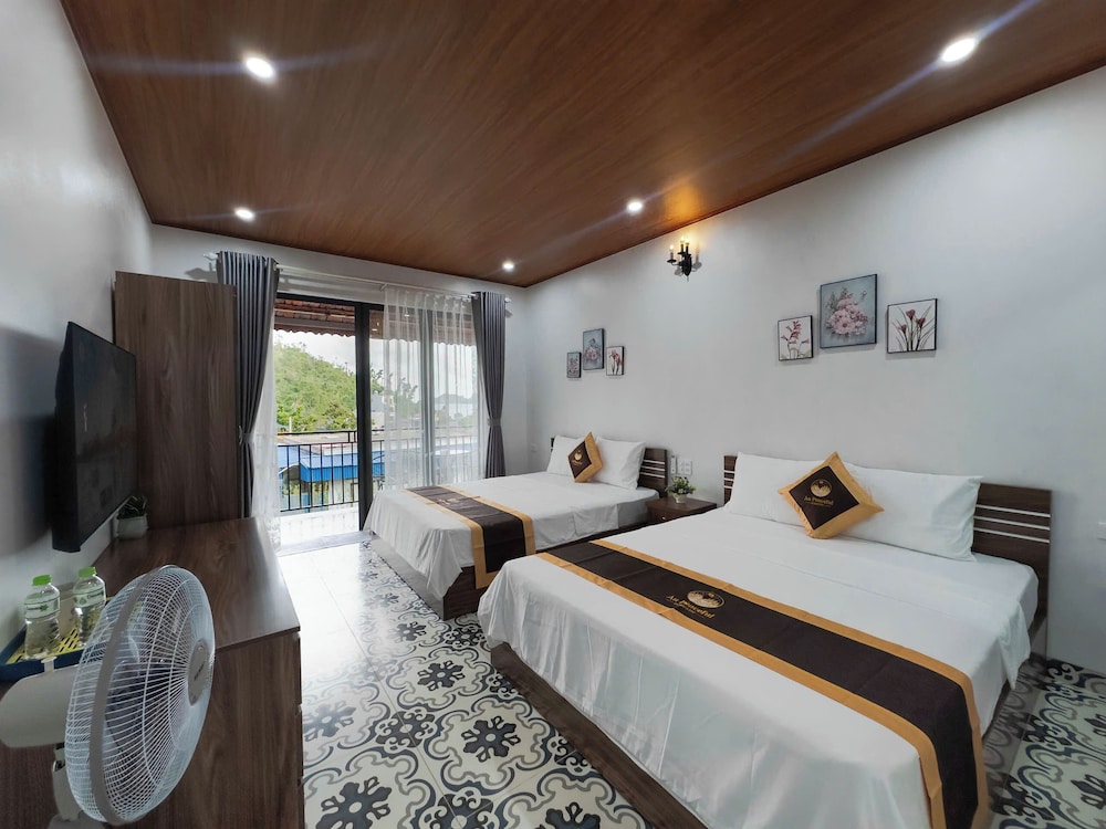 Family Room, 2 Queen Beds, Balcony photo 1