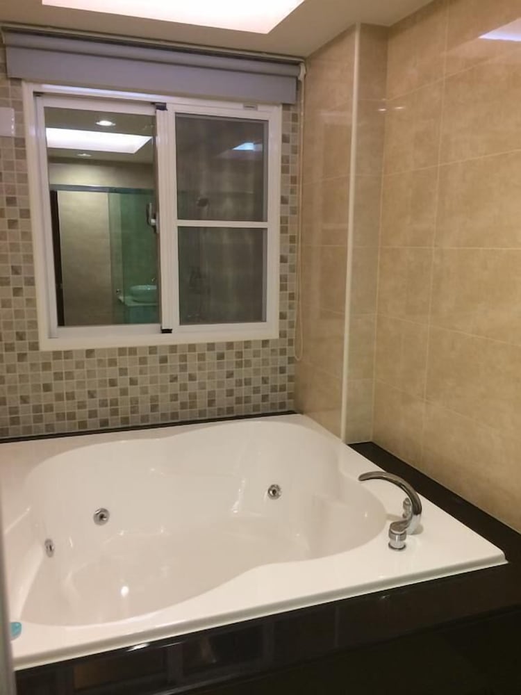 Superior Double Room, 1 Queen Bed, Non Smoking photo 2