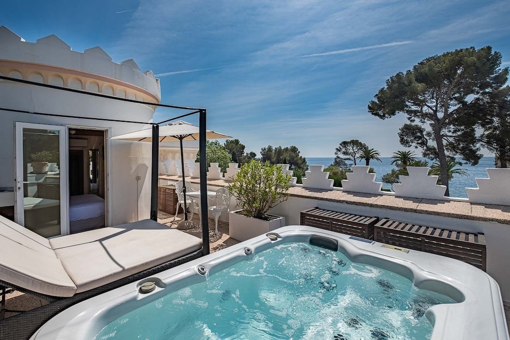 Deluxe Room, Terrace Jacuzzi Deluxe Room, Terrace Jacuzzi