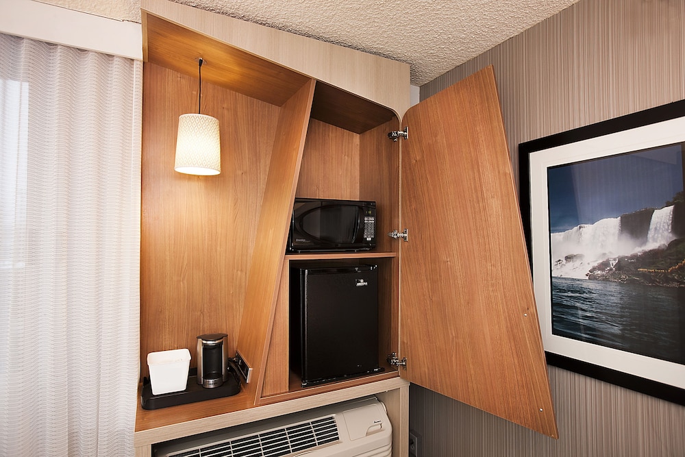 Suite, 1 King Bed (Skyline View) - Photo 4