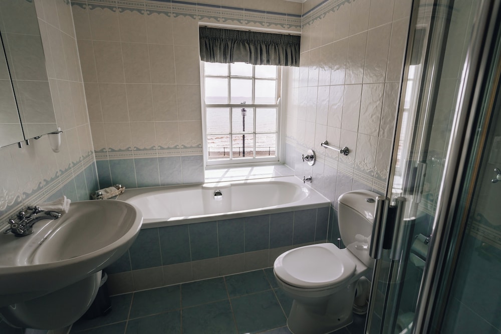 Basic Double Room photo 3
