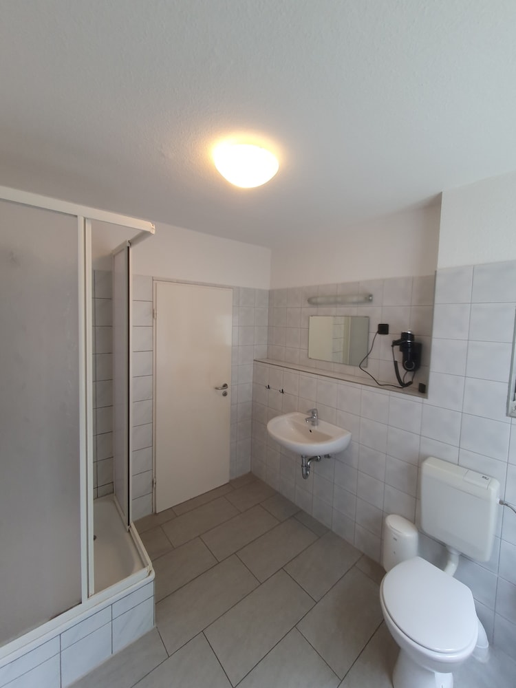 Basic Double Room photo 3