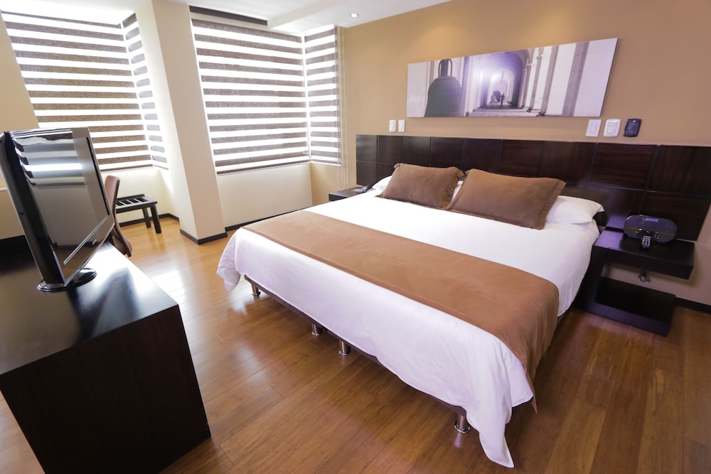 Deluxe Room, 1 Queen Bed - Photo 2