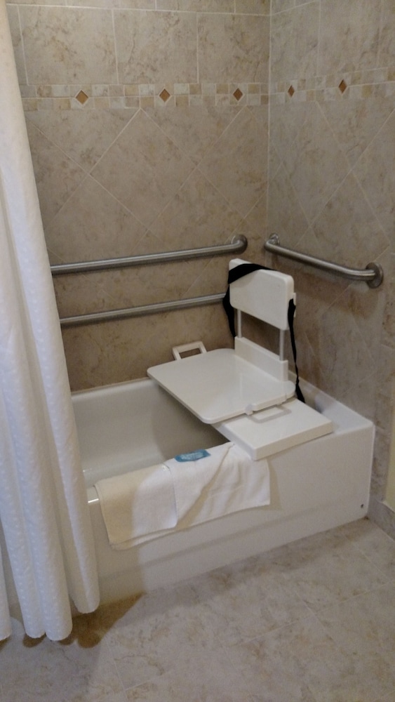 Suite, 2 Queen Beds, Accessible (Mobility, Accessible Tub) - Photo 2