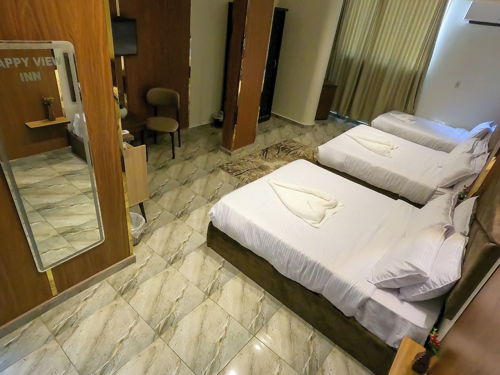 Family Room, Multiple Beds, Mountain View photo 1