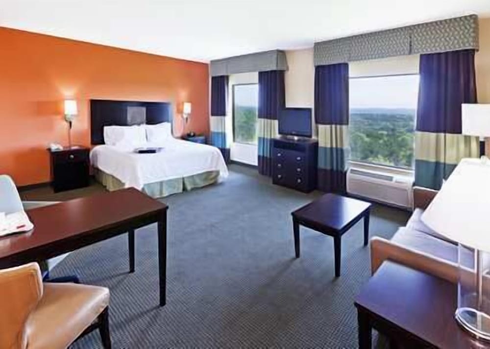 Studio Suite, 1 King Bed, Non Smoking - Photo 2
