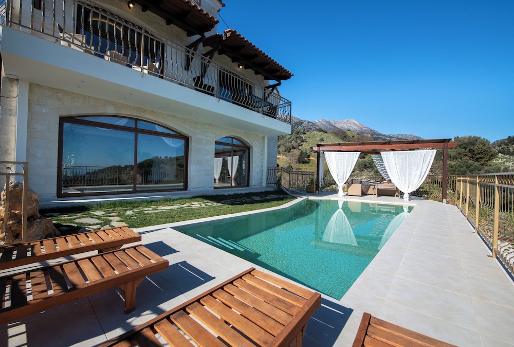 Luxury Villa, 3 Bedrooms, Private Pool, Sea View