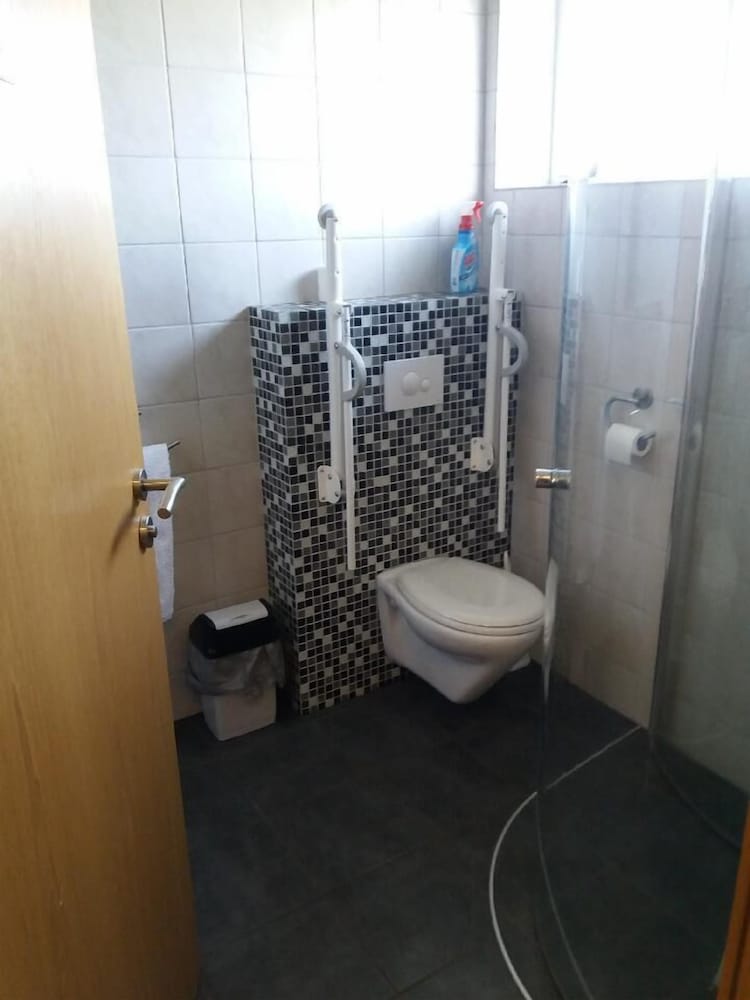 Double or Twin Room, Shared Bathroom photo 3