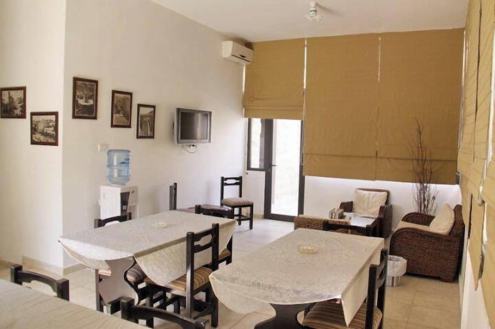 Basic Triple Room photo 2