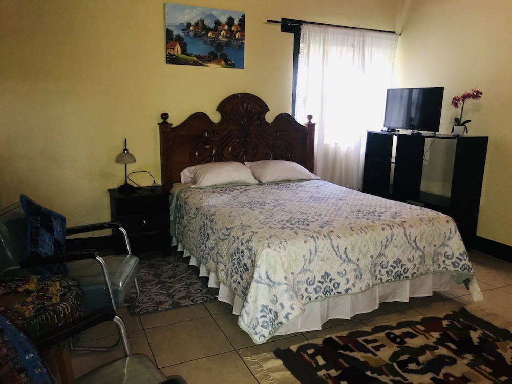 Comfort Apartment, 1 Queen Bed photo 3