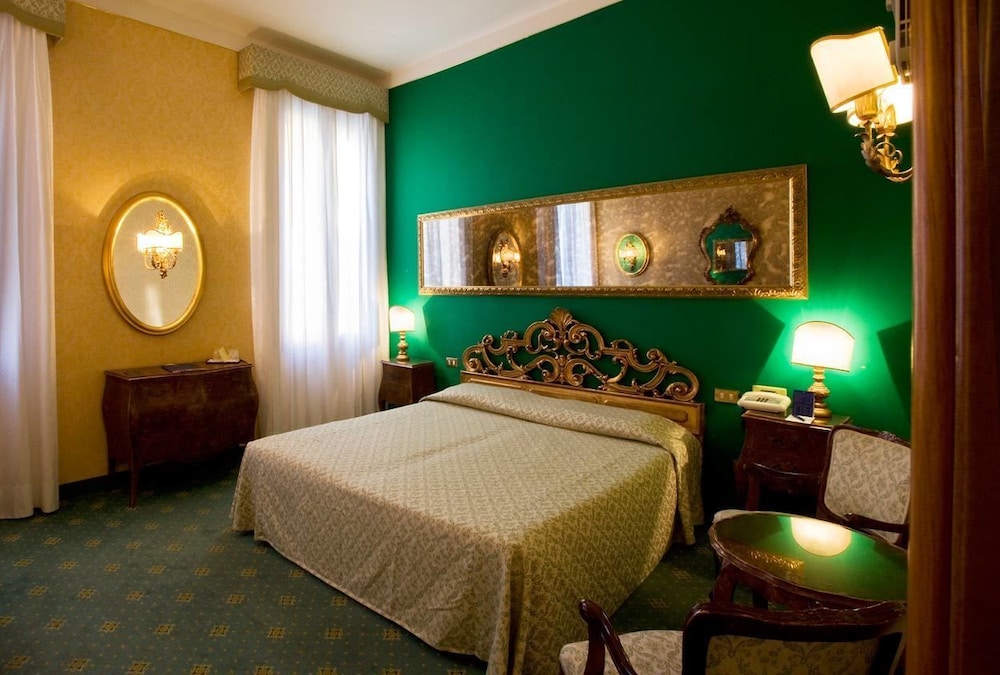 Classic Double or Twin Room