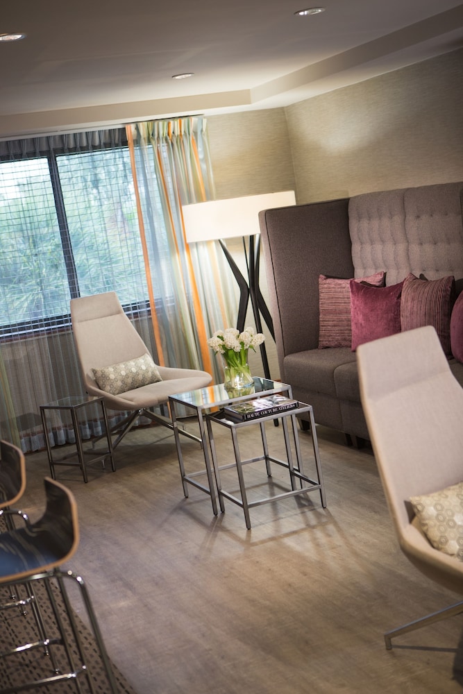 Club Room, 1 King Bed, High Floor - Photo 11