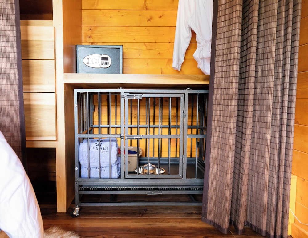 Romantic Cabin photo 2