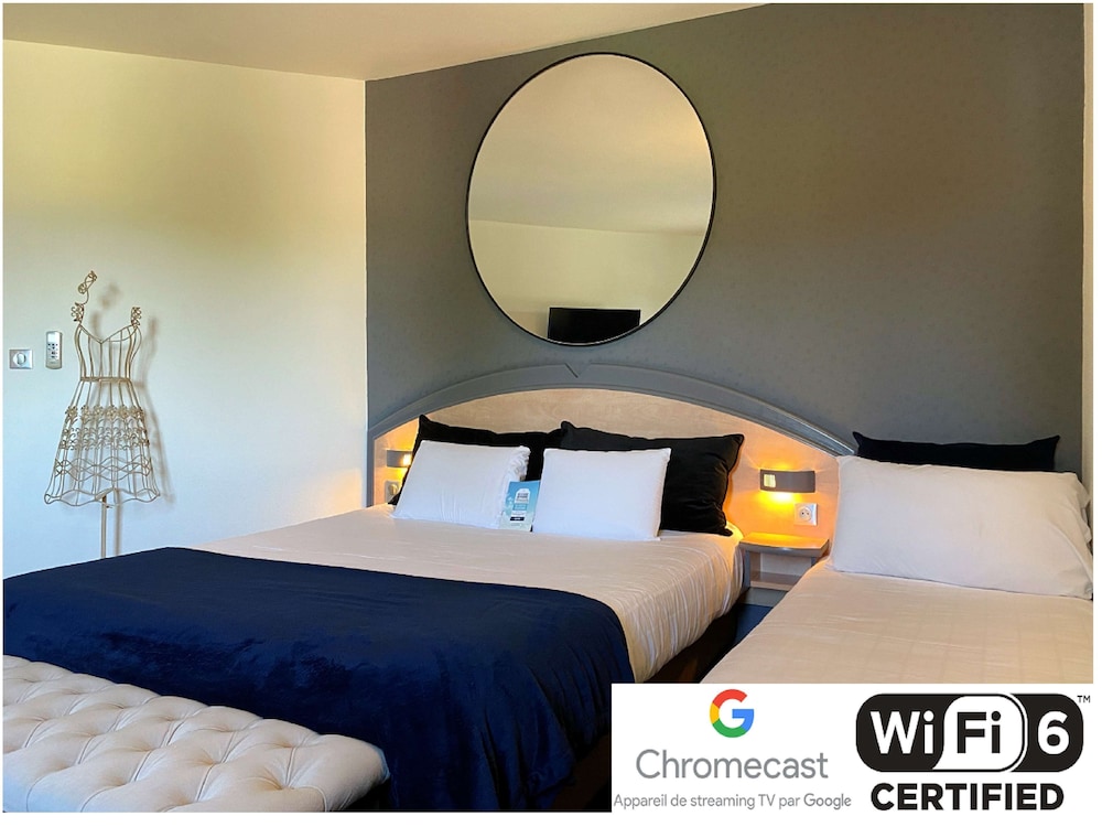 Standard Room, Multiple Beds - Photo 1