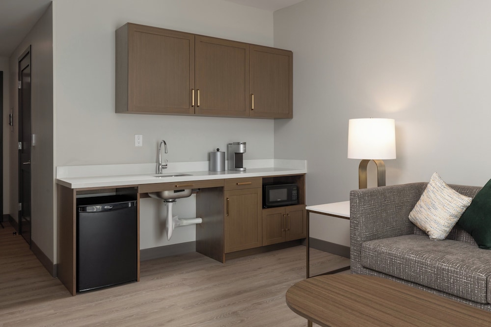 Suite, 1 Bedroom, Accessible Bathtub (Mobility) - Photo 2