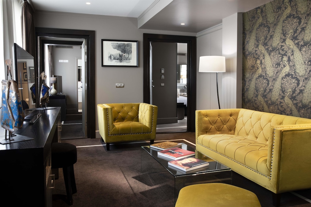 Suite (Juliana) Suite (Juliana)