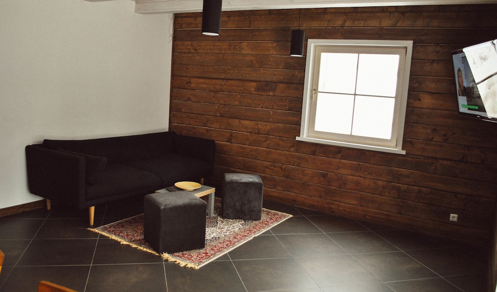 Luxury Cottage, 3 Bedrooms, Hot Tub, Lake View photo 3