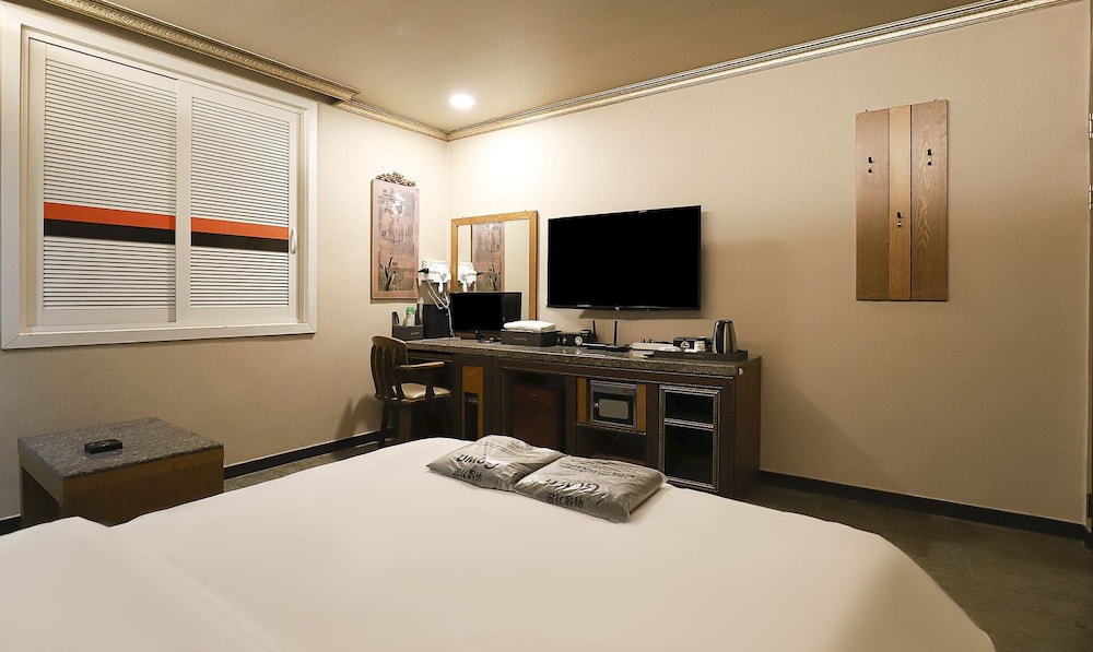 Standard Room photo 2