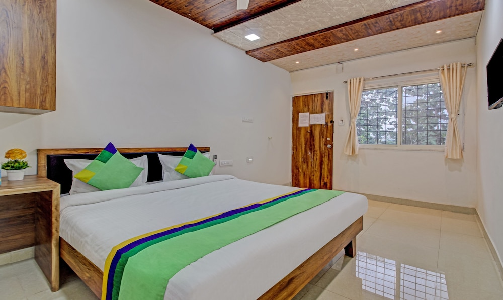 Deluxe Room - Photo 7