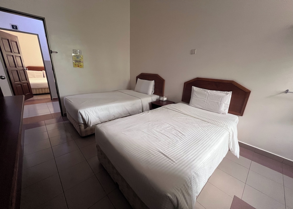 Standard Twin Room - Photo 4