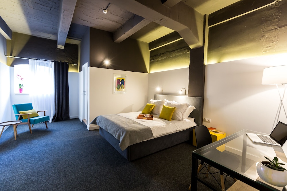 Standard Double Room, City View
